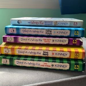 LOT (5): Diary of a Wimpy Kid Books